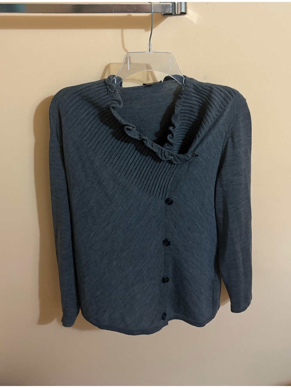 Lafayette 148 gray Super 120’s wool ruffle neck button front sweater